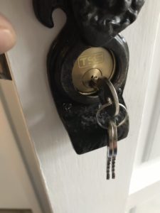 locksmiths services uk6666 225x300