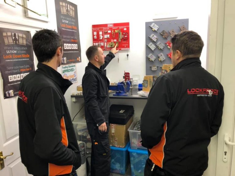 locksmiths uk9 1 768x576