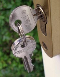 mobile locksmiths aylesbury 235x300