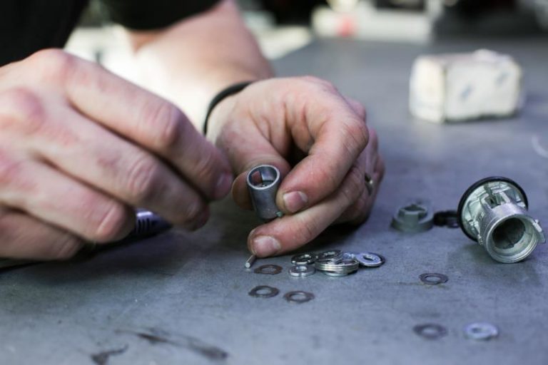 uk locksmiths price 768x512