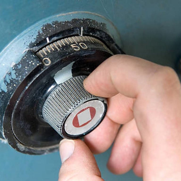 aylesburykeyexperts4 768x768