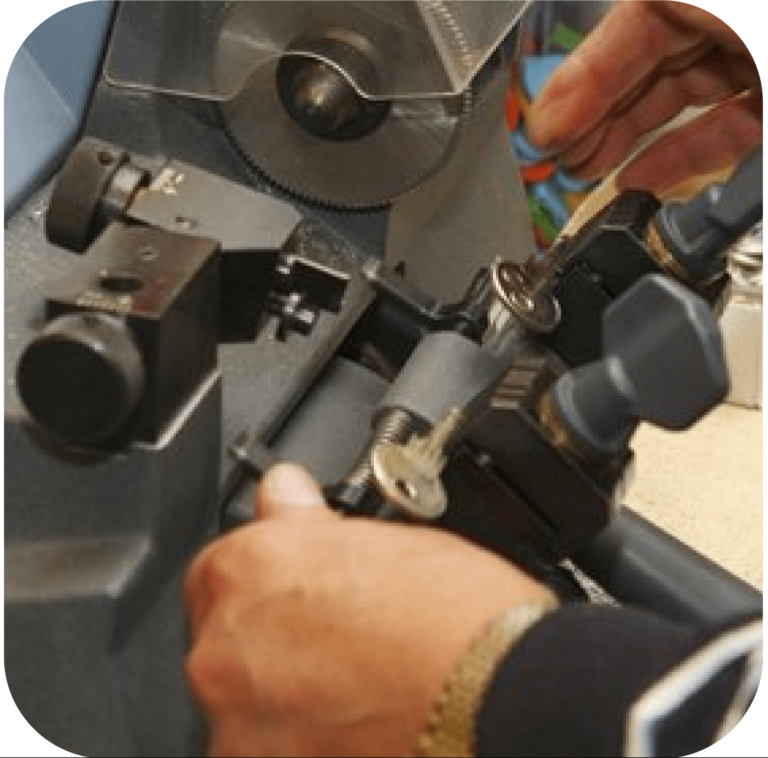 cobblersboltonkeycutting 768x758