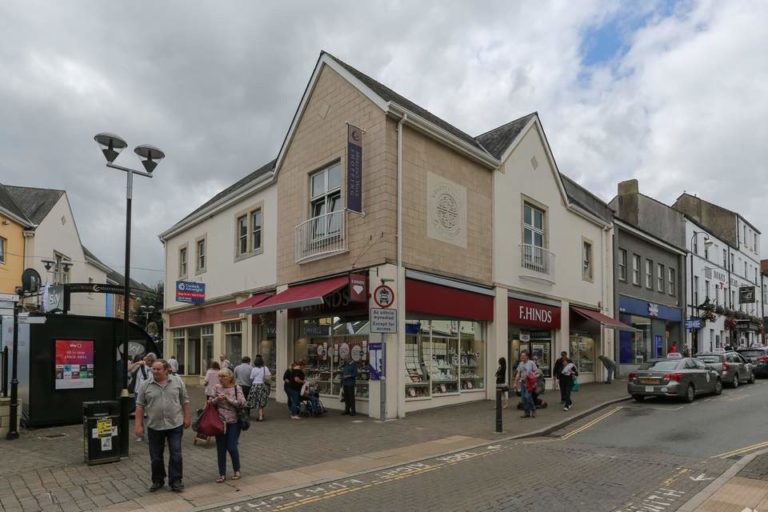 fhindscarmarthenmerlinswalk2 768x512