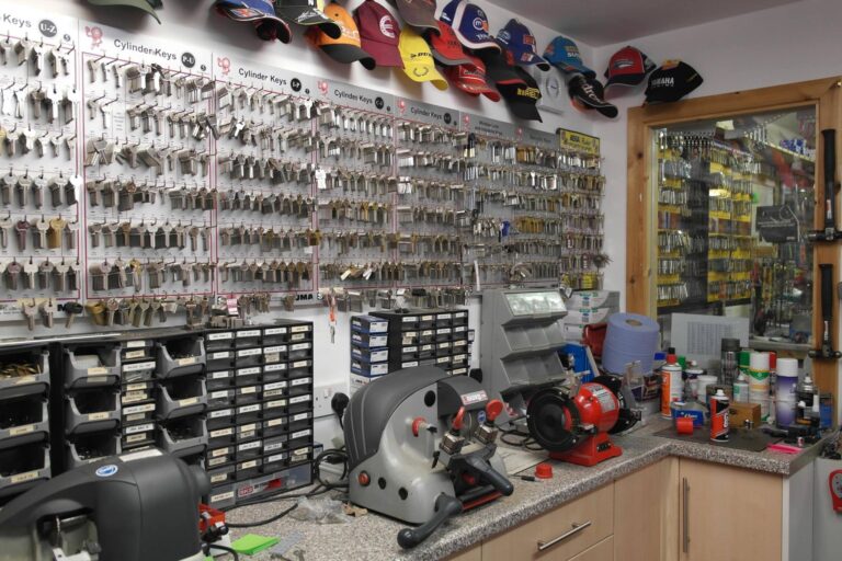 homeassuredlocksmithskeys 768x512