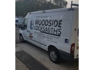 woodsidelocksmithsvan1.1 300x225