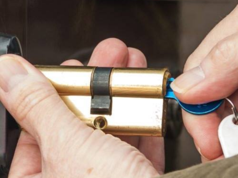 arc locksmiths 2 768x576