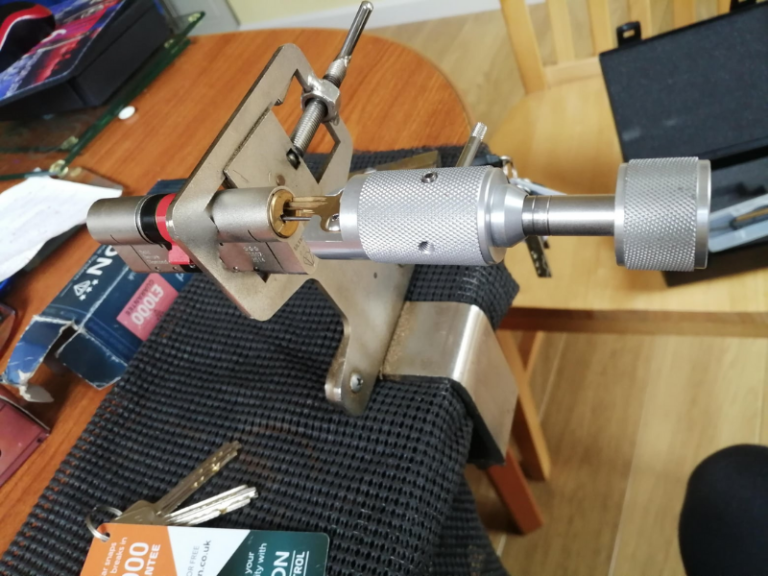 lock on security 3 768x576