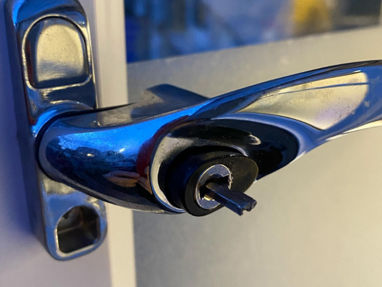 mckenz key locksmith 3 768x576