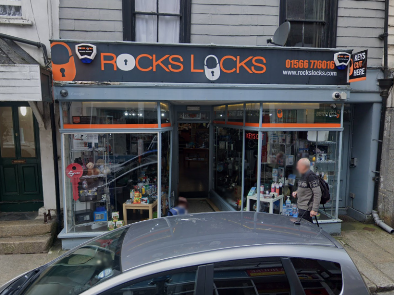 rocks locks out 768x576